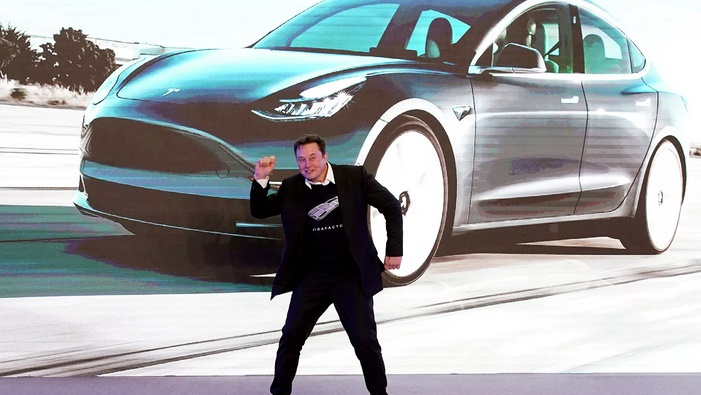 Elon Musk Menuju Status...