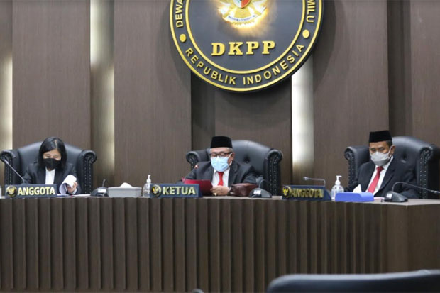 Dimintai Uang dan Rumah...
