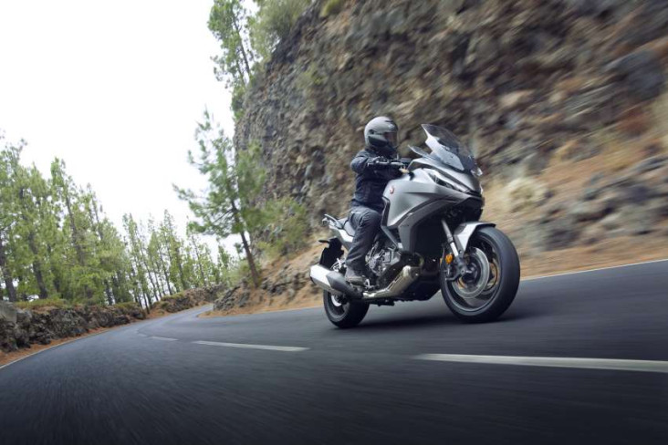 Kupas Habis Honda NT1100,...