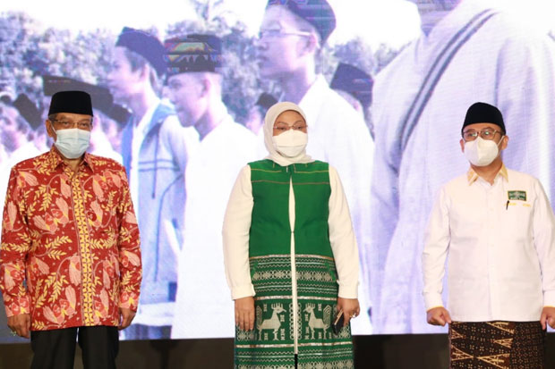 Peringati Hari Santri,...