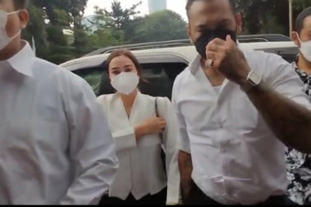 Kasus Jerinx Ancam Adam...