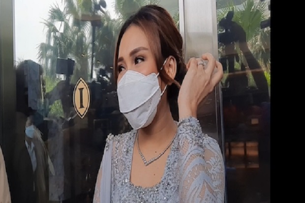 Ayu Ting Ting Sibuk...