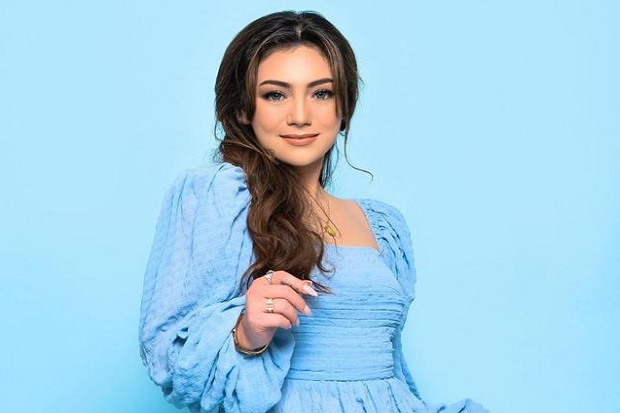 Celine Evangelista Kaget,...