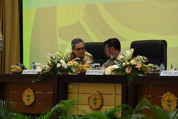 Wamentan: Santri dan...