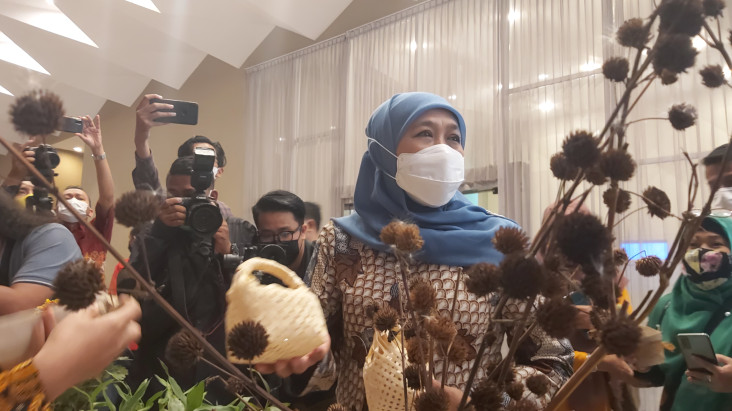 Gubernur Khofifah Ajak...