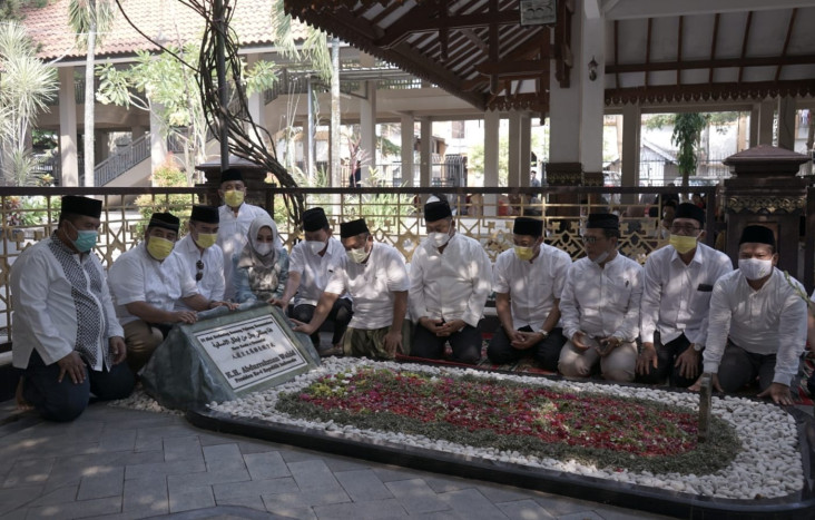 Peringati Hari Santri,...