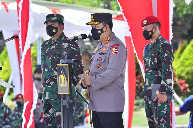 Pimpin Apel Pasukan...