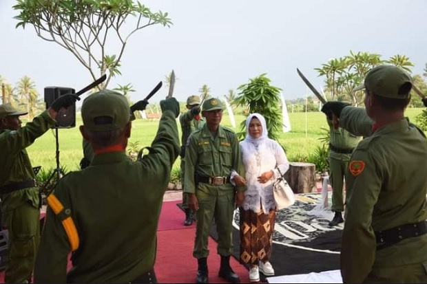 Gempar Pernikahan Hansip...
