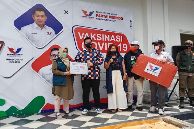 Ikut Vaksinasi Massal...