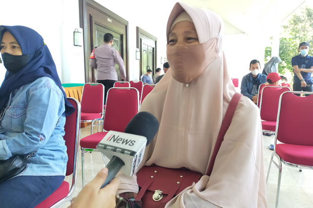 Warga Sambut Baik Vaksinasi...