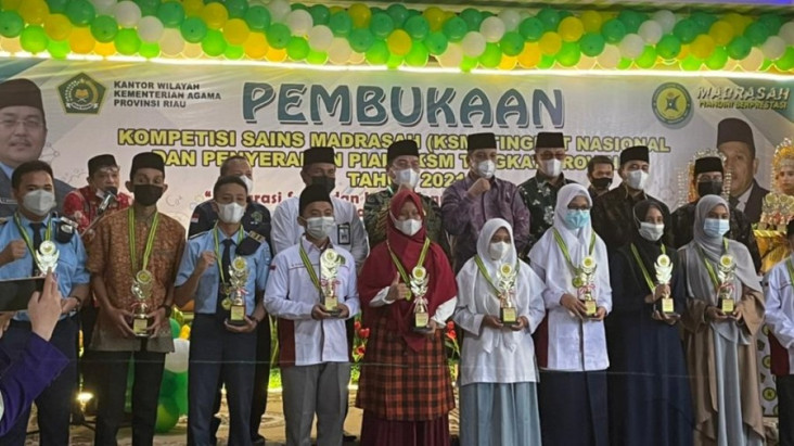 Antusias, 76.617 Pelajar...