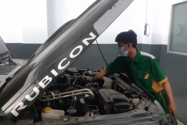 Servis Mobil Jeep Bisa...