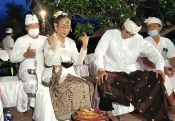 Sehari Sebelum Pindah...
