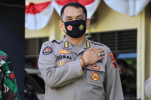 Polisi Buru Penyebar...