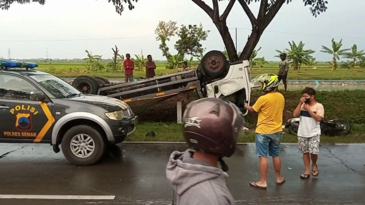 Tragis! Truk Terbang...