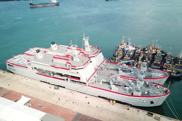 KRI Teluk Weda 526 dan...