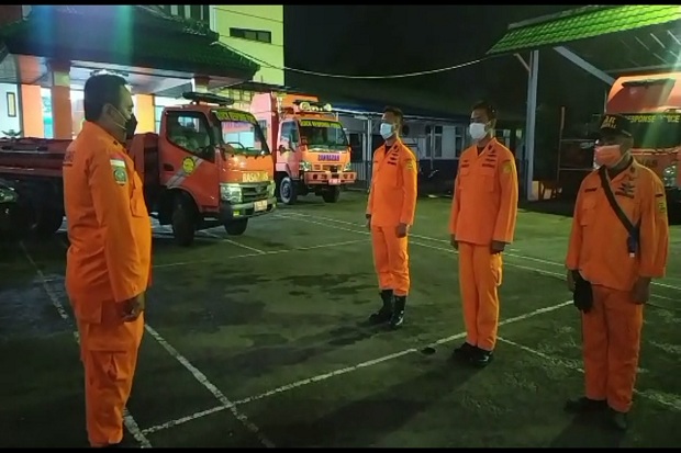 Kapal PT PNEP Tabrak...