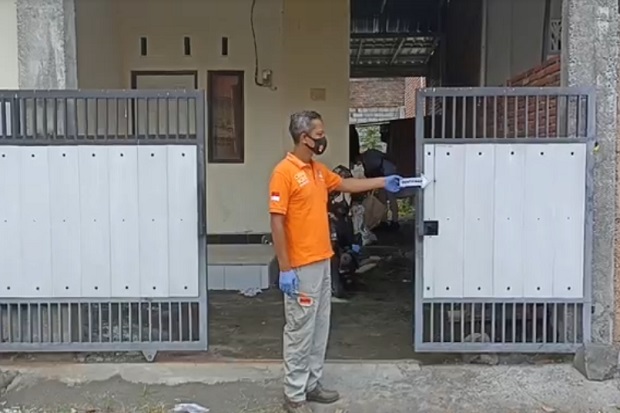 Tembak Juniornya Pakai...