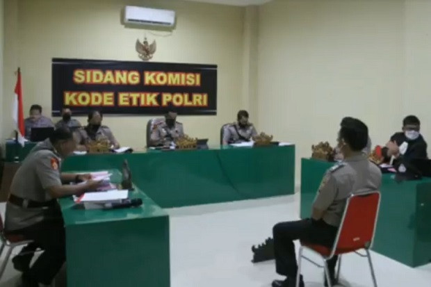 Rampok Mobil Mahasiswa,...