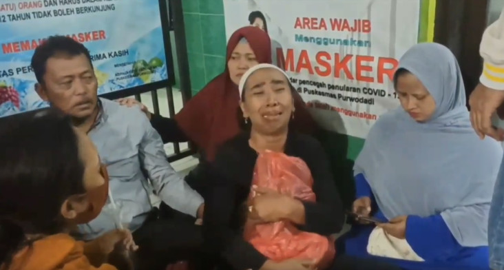 Tangis Ibu di Pasuruan...