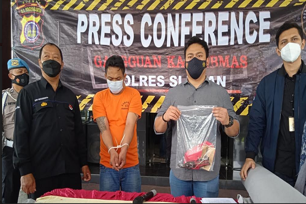 Terdesak Kebutuhan Ekonomi,...