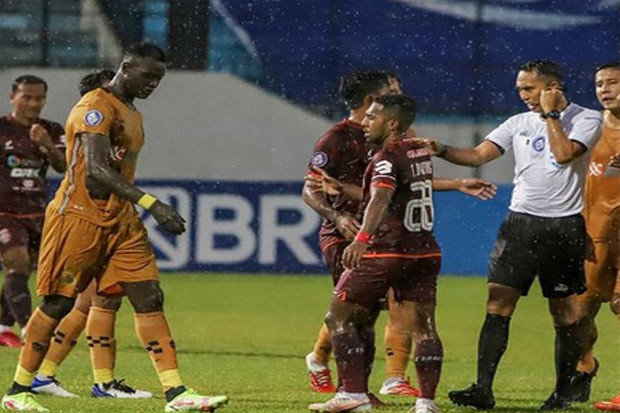 Hasil Liga 1 2021-2022,...