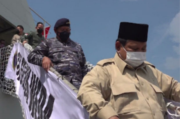 Serahkan 2 Kapal Perang...