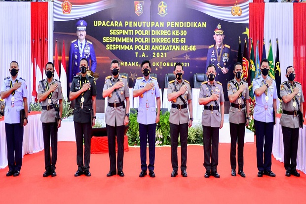 Tutup Sespimti Polri...