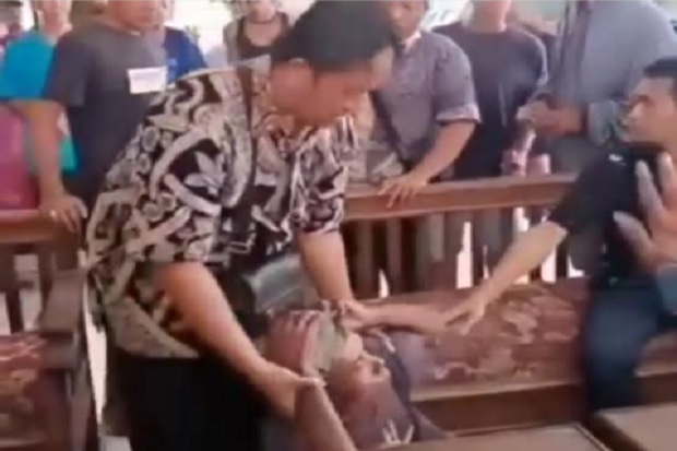 Kejam! Dituduh Mencuri,...