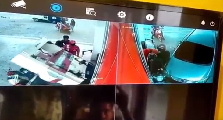 Hendak Isi BBM, Mobil...