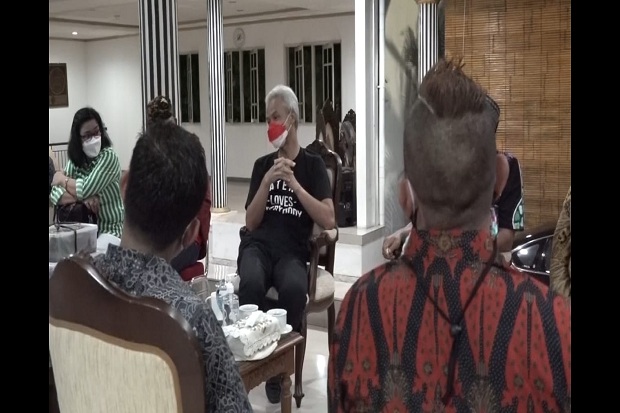 Sowan ke Ganjar Pranowo,...