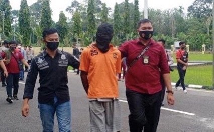 Kejam, Pria Ini Perkosa...