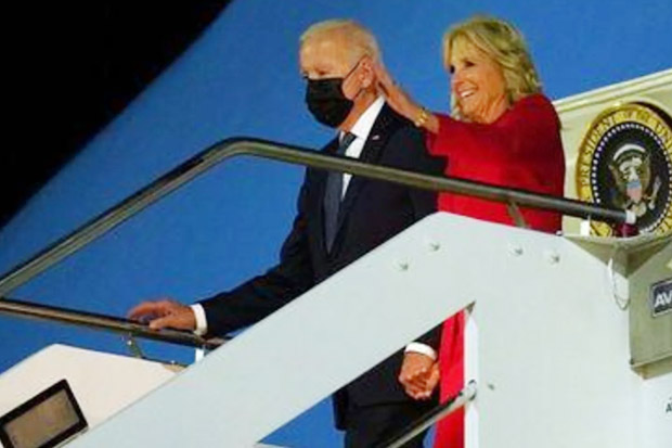 Biden Bertemu Paus Francis...