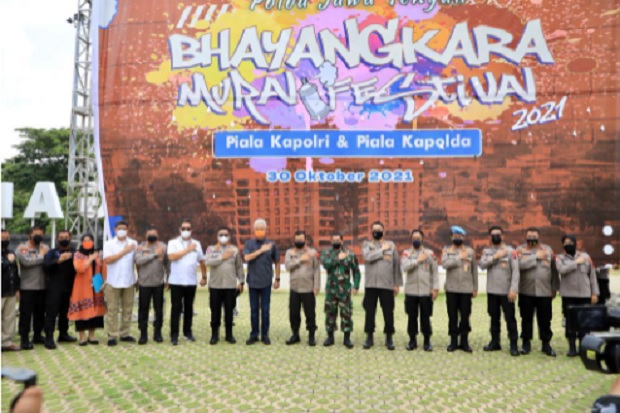 Buka Bhayangkara Mural,...