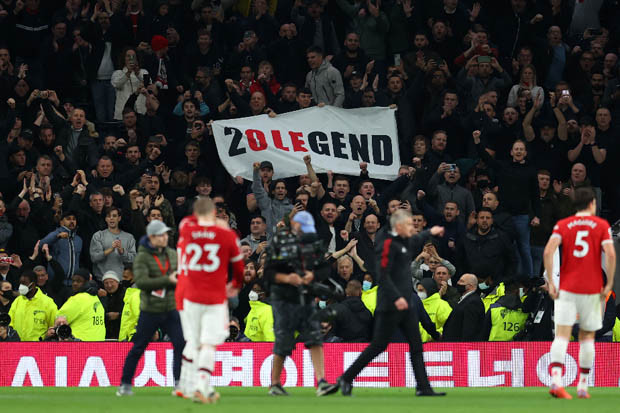 MU Lumat Tottenham,...