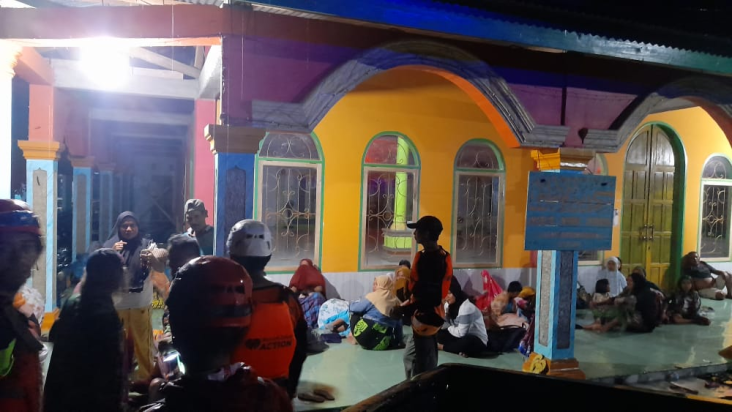 Banjir Bandang Terjang...