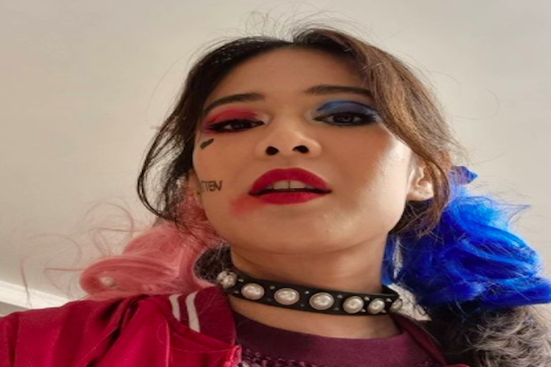 Dian Sastro Pamer Kostum...