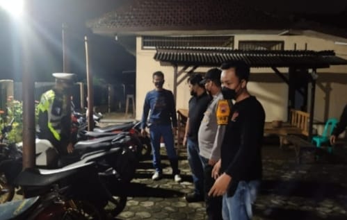 Arena Balap Liar di...
