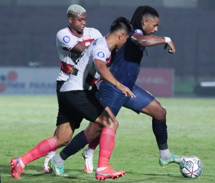Hasil Liga 1 Madura...