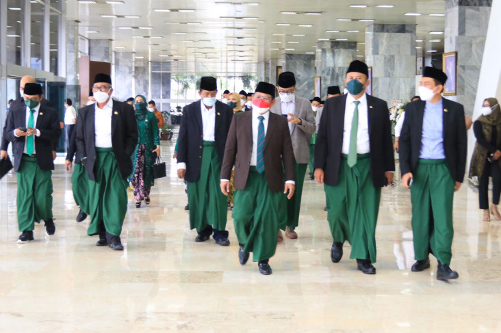 Cara Unik FPKB Rayakan...