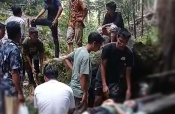 Lompat dari Air Terjun,...