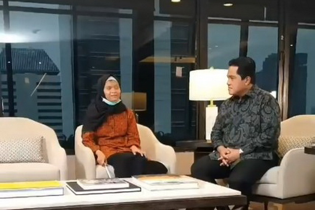 Erick Thohir Mewek,...