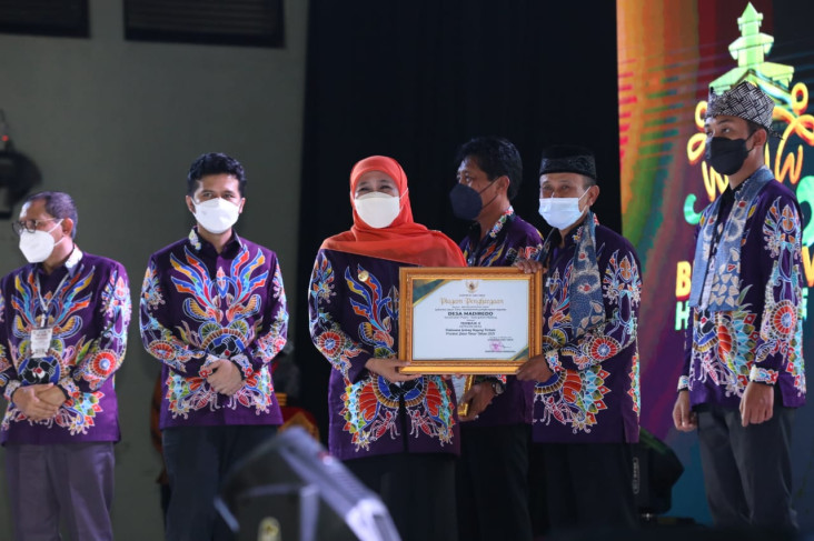 Gubernur Khofifah Ajak...