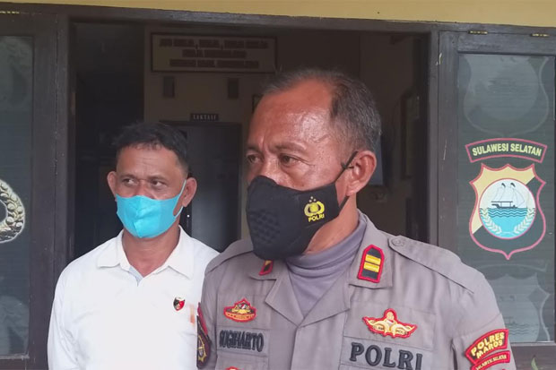 Maling Gasak Uang Warga...