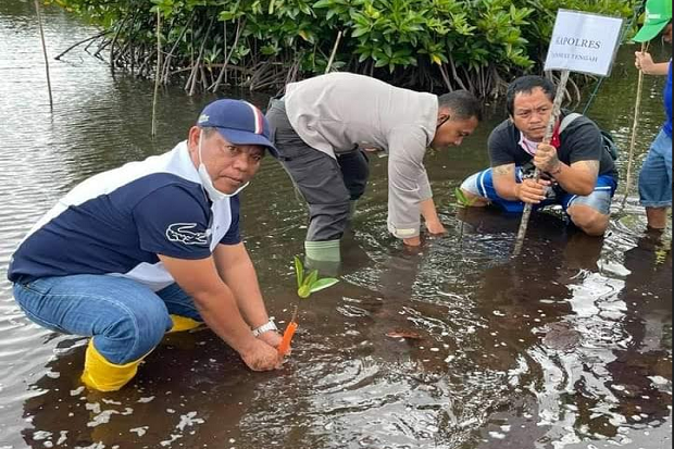 Rawat Ekosistem Laut,...