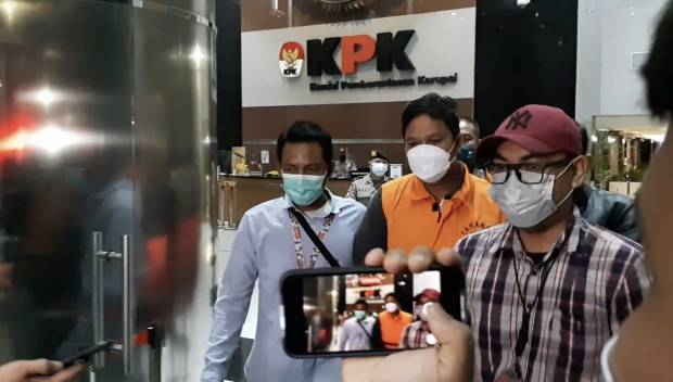 KPK Usut Aliran Suap...