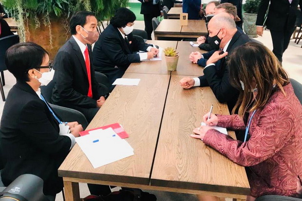 Jokowi Bertemu PM Slovenia,...