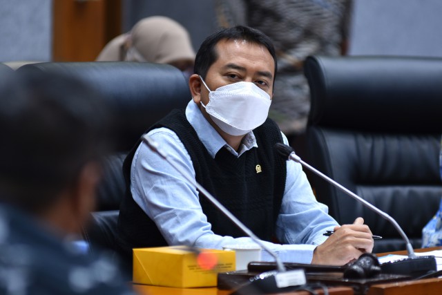 Ketua Komisi X : Tumpang...