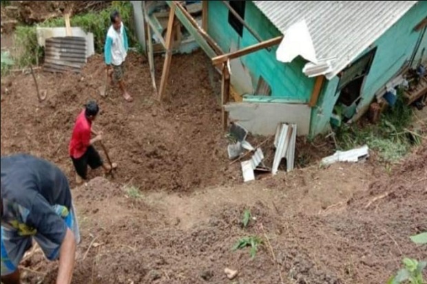 Tanah Longsor dan Banjir...