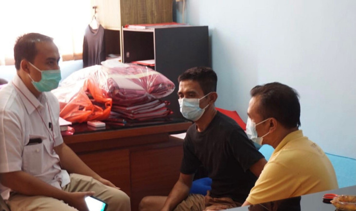 Proyek Fiktif, Mantan...